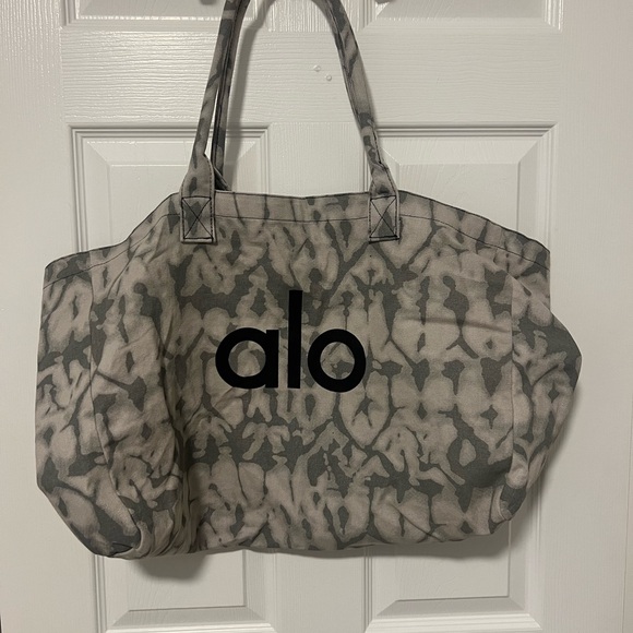 Alo Yoga grey the dye tote. New with tags. - Picture 3 of 5